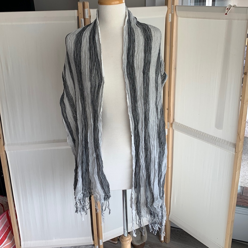 Light grey and white woven polyester scarf